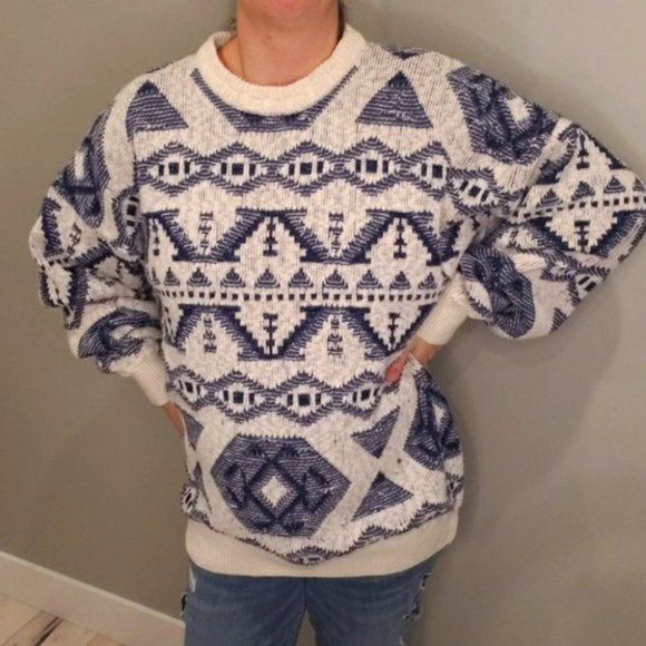 Vintage Blue and White Geometric Sweater - Picture 2 of 16